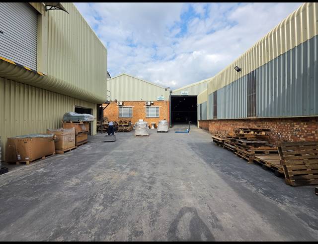 3,600M² FACTORY FOR SALE IN ANDERBOLT